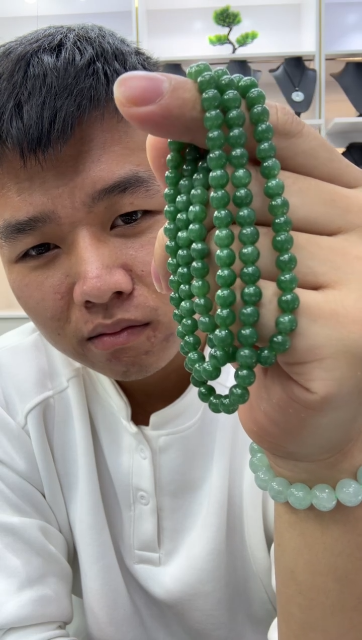 颈饰未镶嵌翡翠钱***.天然翡翠A货孤品一件 