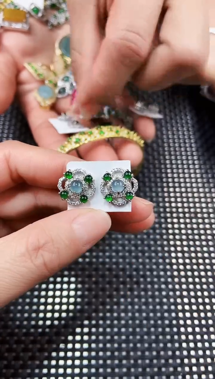 【闪购商品】翡翠耳饰未镶嵌1111111111