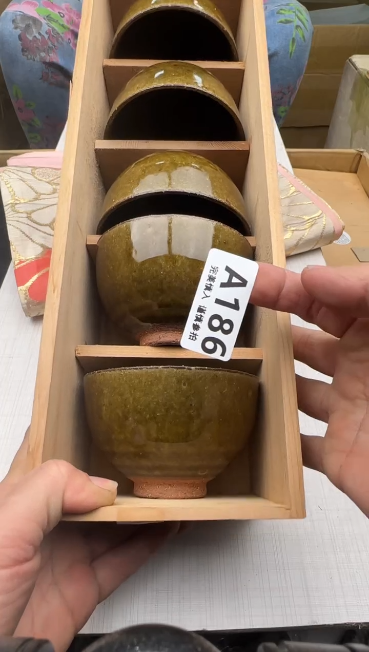 瓷片J***…186         