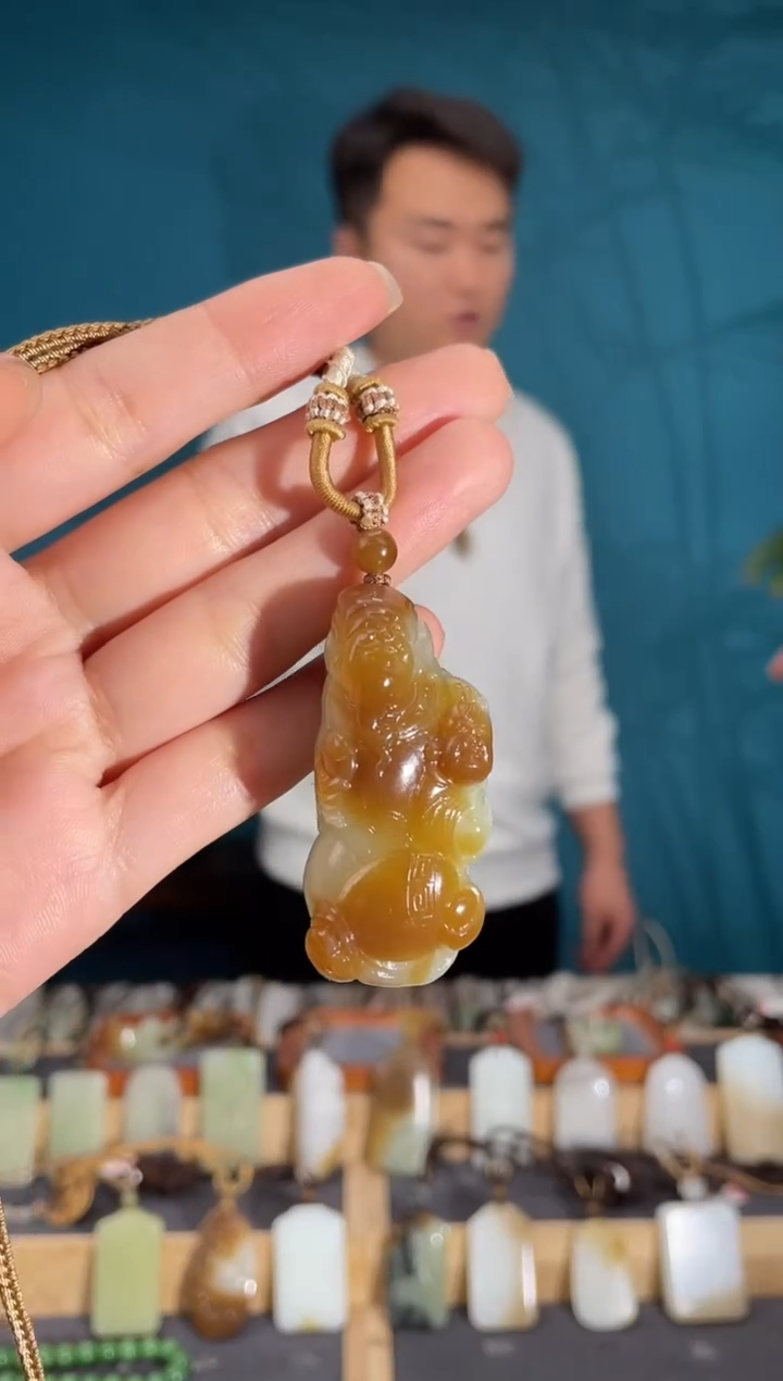 颈饰未镶嵌和田玉1