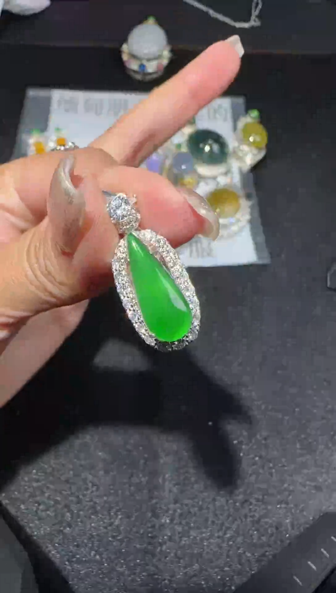 【闪购商品】翡翠吊坠(不含链)未镶嵌多样性发货拍一发一