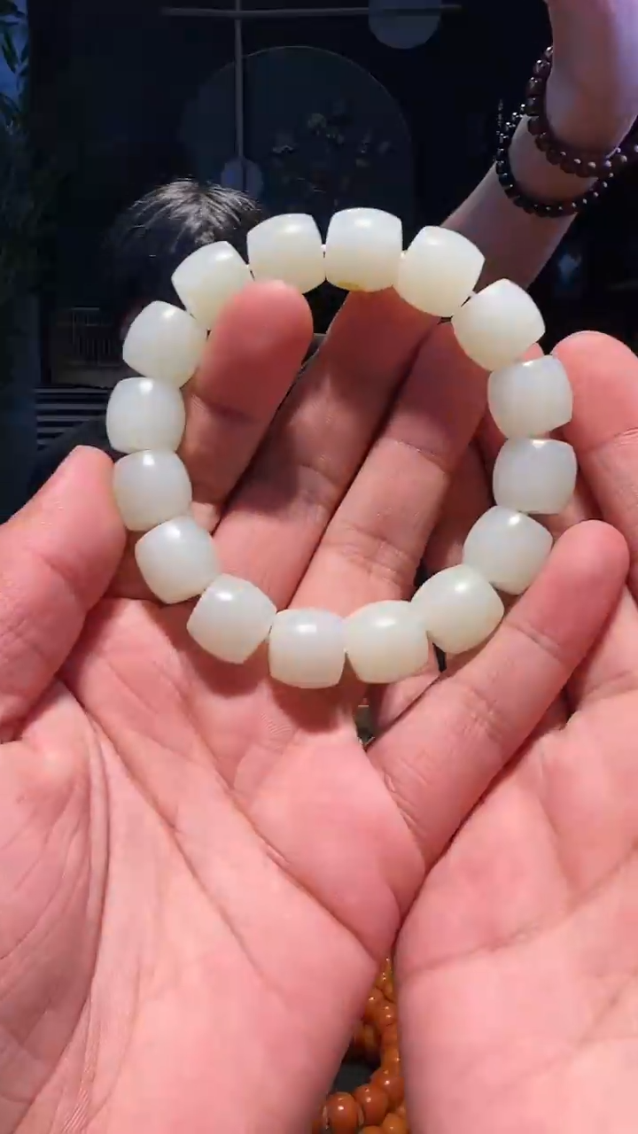 【闪购商品】和田玉手串未镶嵌14左右直切