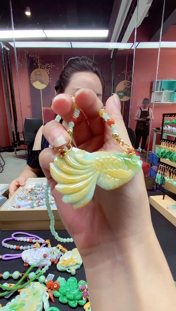 翡翠未镶嵌颈饰翡翠吊坠