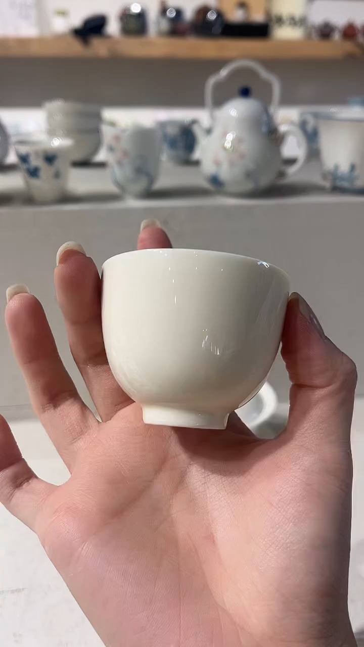 白瓷杯2哈哈哈哈