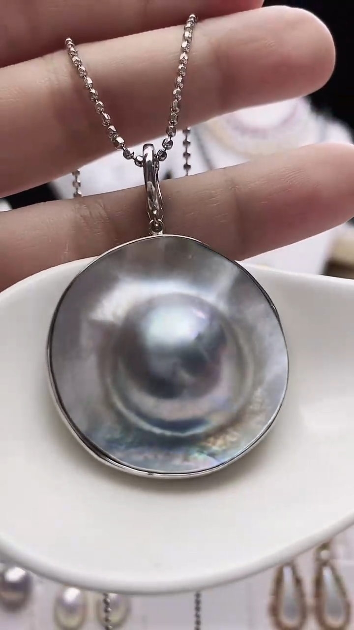 【闪购商品】拼合珍珠（马贝珠）颈饰银S925镶嵌海水马贝吊坠