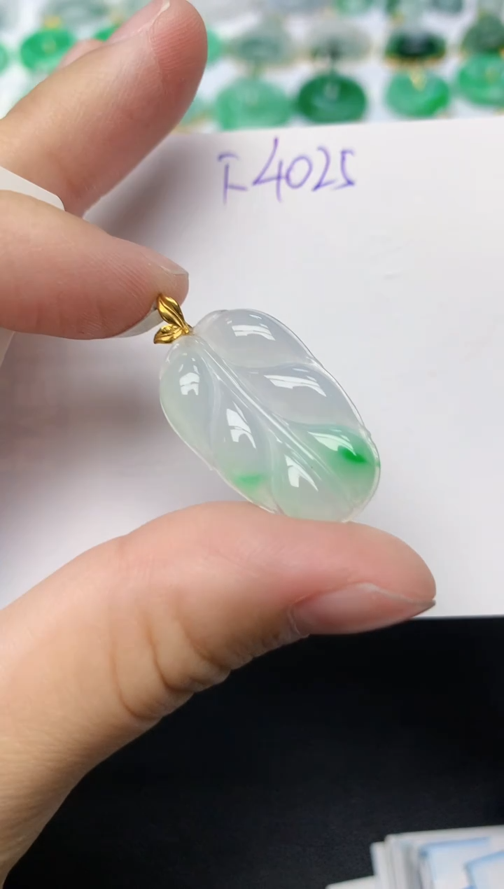 颈饰18K金镶嵌翡翠天然缅甸A货翡翠百元以上9元证书费自理