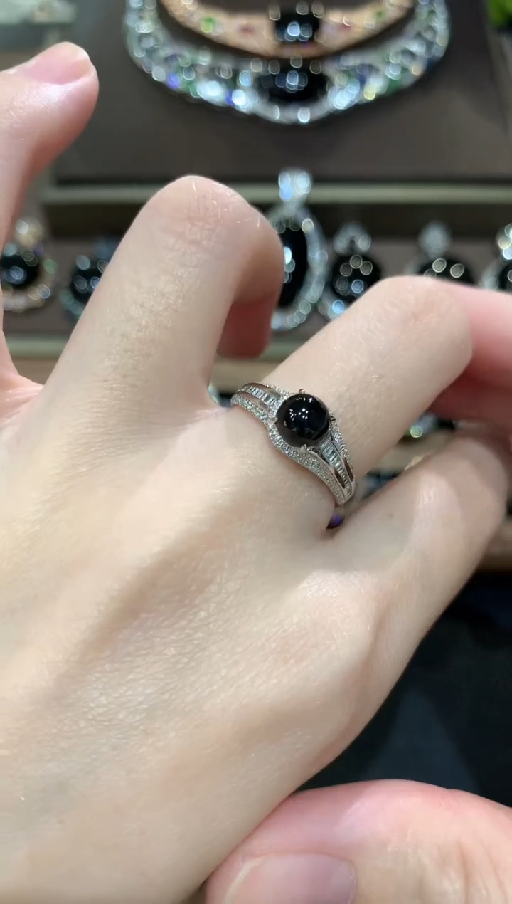 18K金镶嵌戒指翡翠冬日珠宝E51