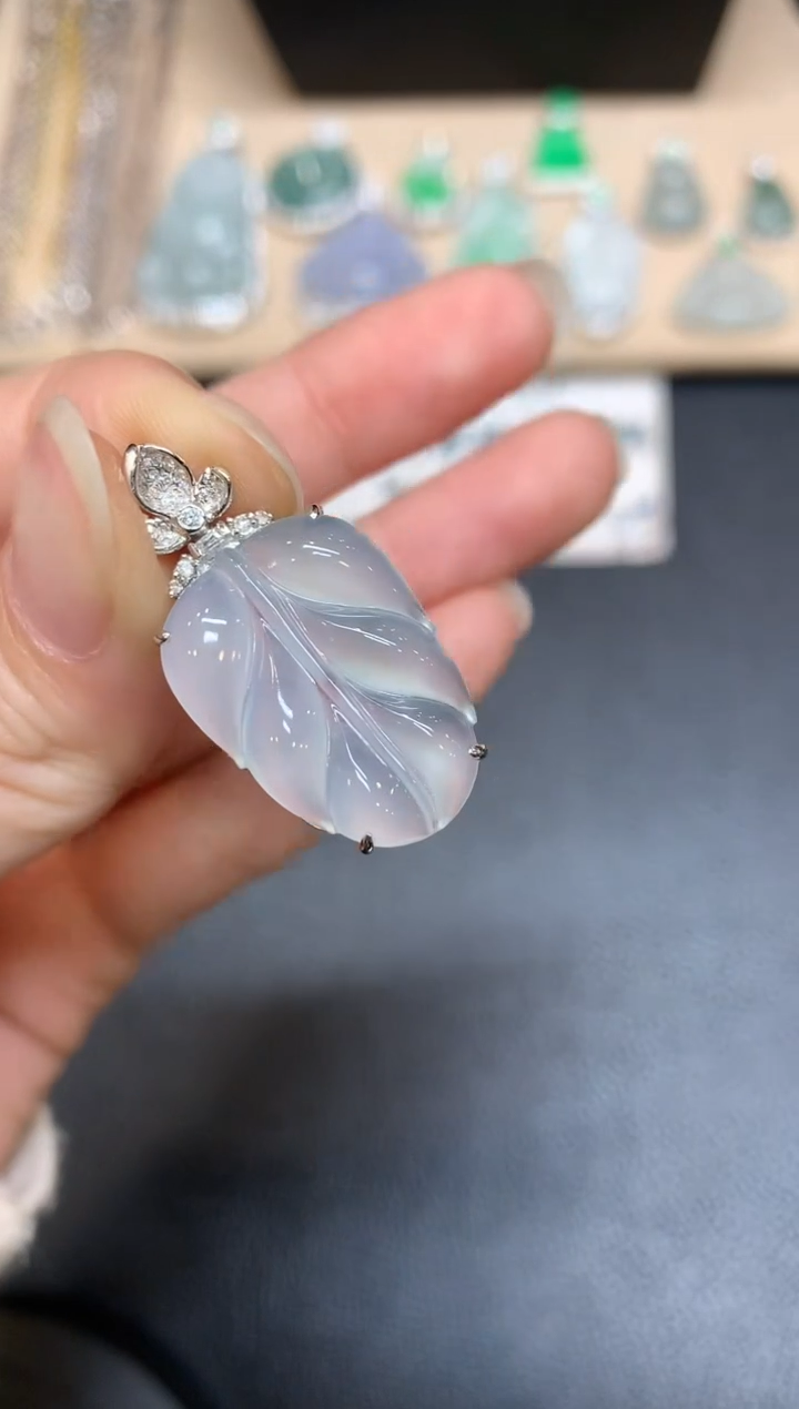 【闪购商品】翡翠颈饰18K金镶嵌树叶【无服务费