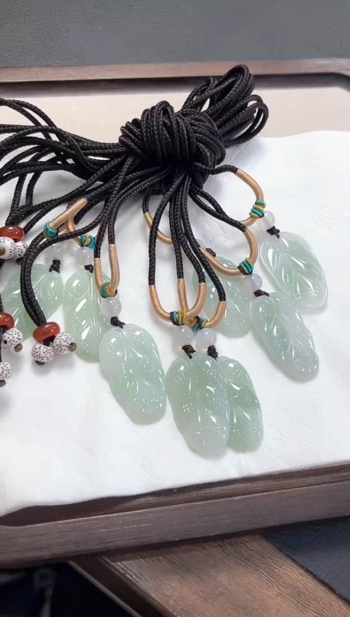 【闪购商品】翡翠挂件未镶嵌叶子多样性发一件