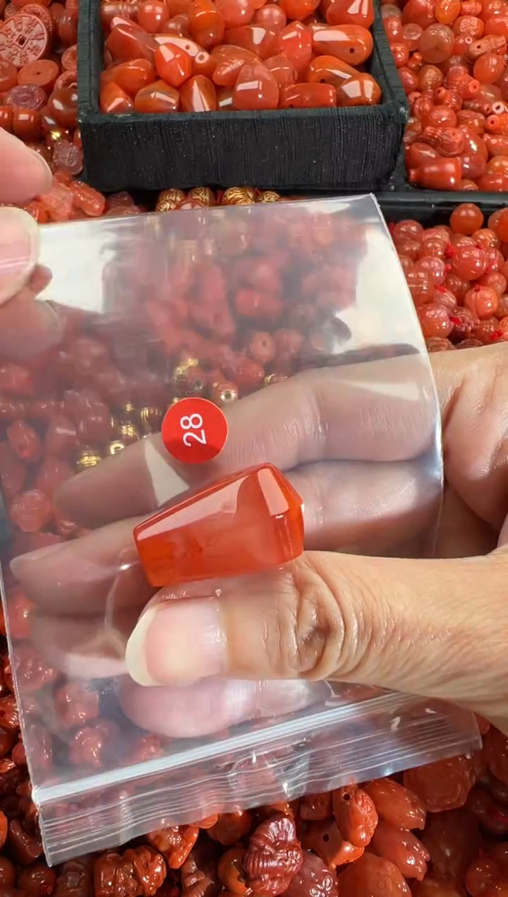 【闪购商品】南红玛瑙颈饰未镶嵌1