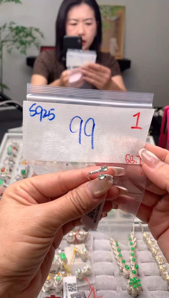 【闪购商品】翡翠戒指未镶嵌毛货需精细抛光拍一发一