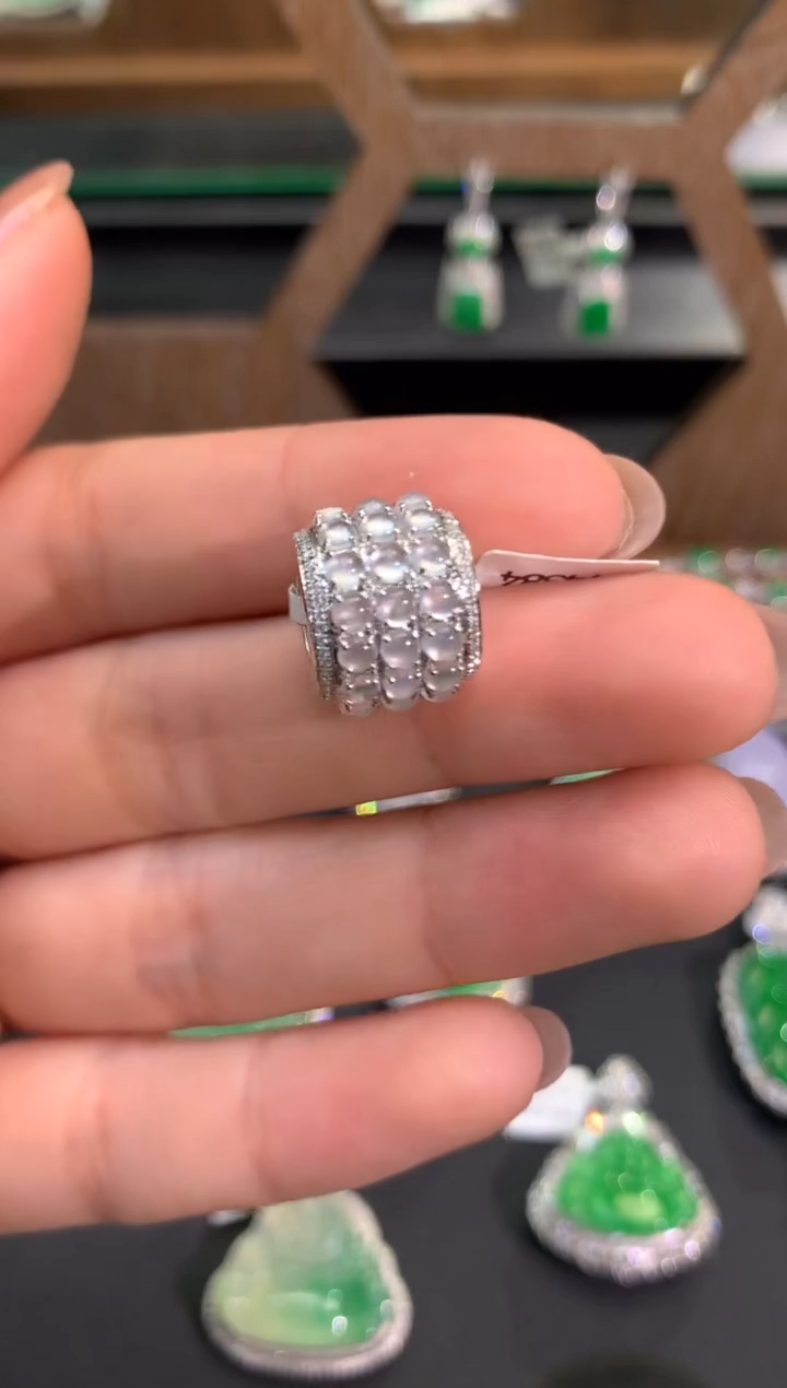 【闪购商品】翡翠吊坠(不含链)18K金镶嵌吊坠