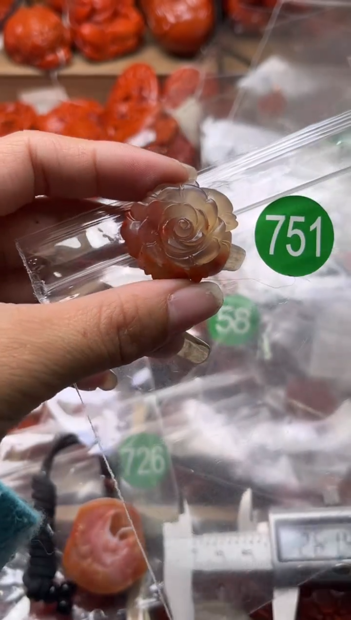 【闪购商品】南红玛瑙珠宝奇石未镶嵌751