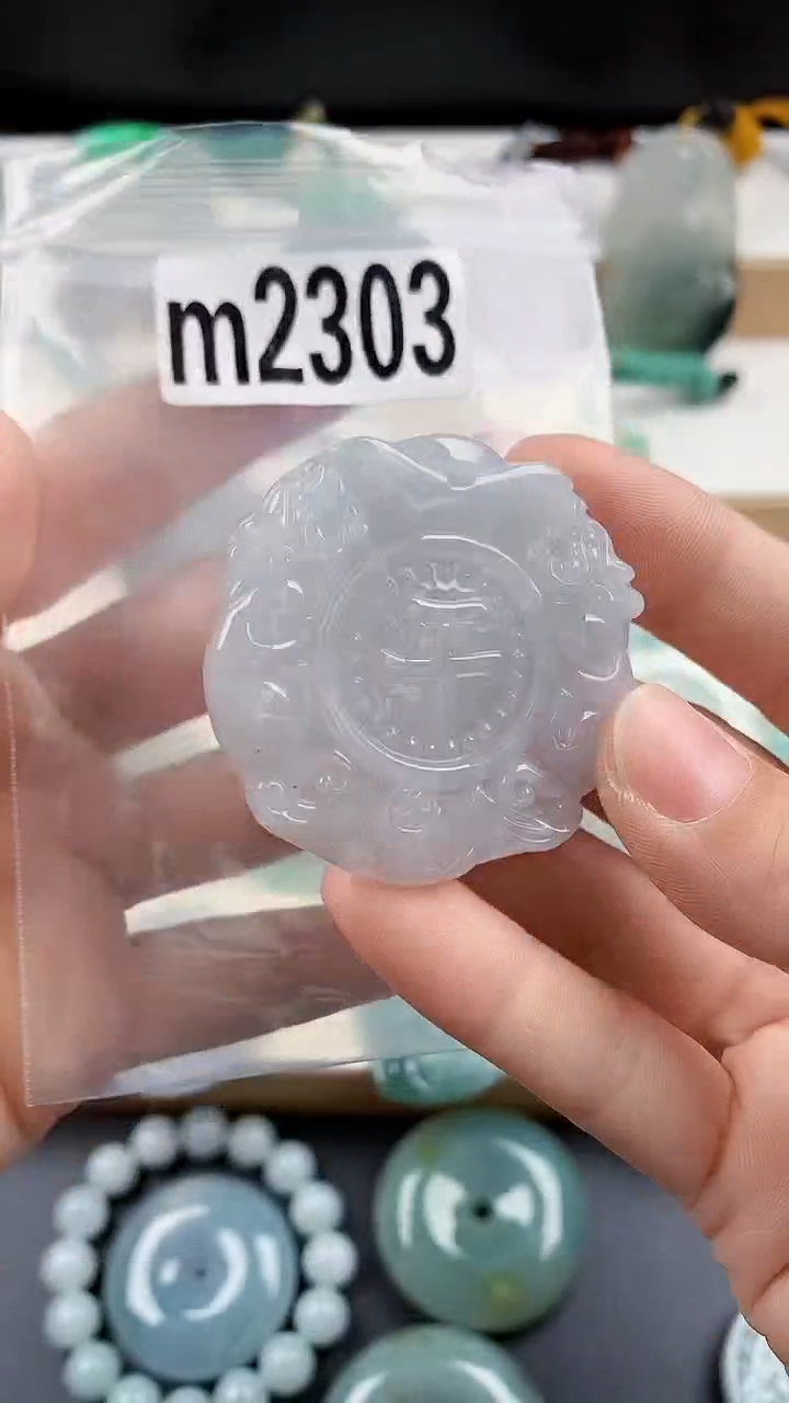 颈饰未镶嵌翡翠天然翡翠吊坠挂件