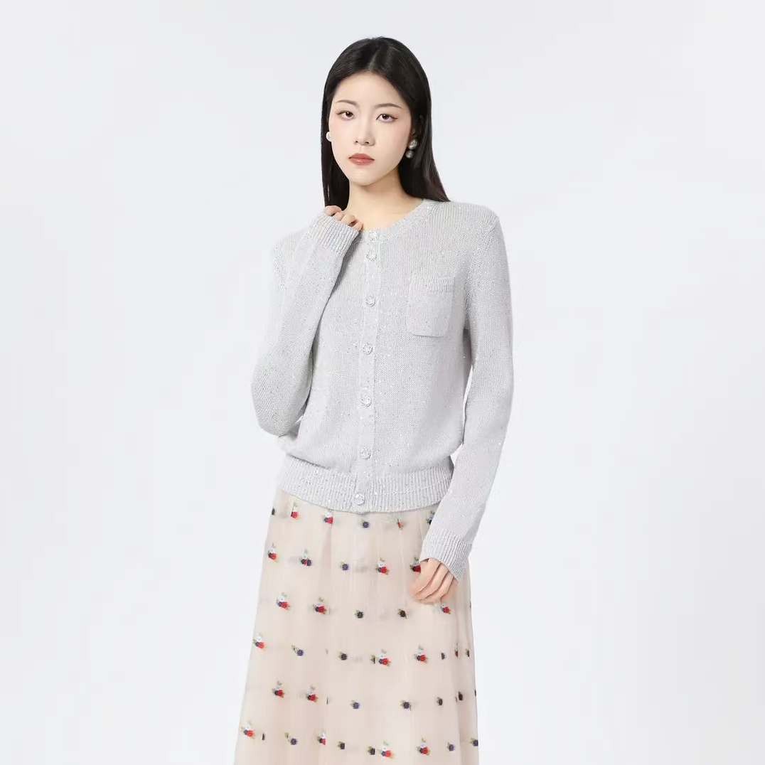 阿玛施AMASS 淡雅温柔珠片经典百搭针织开衫春秋新款女装548015