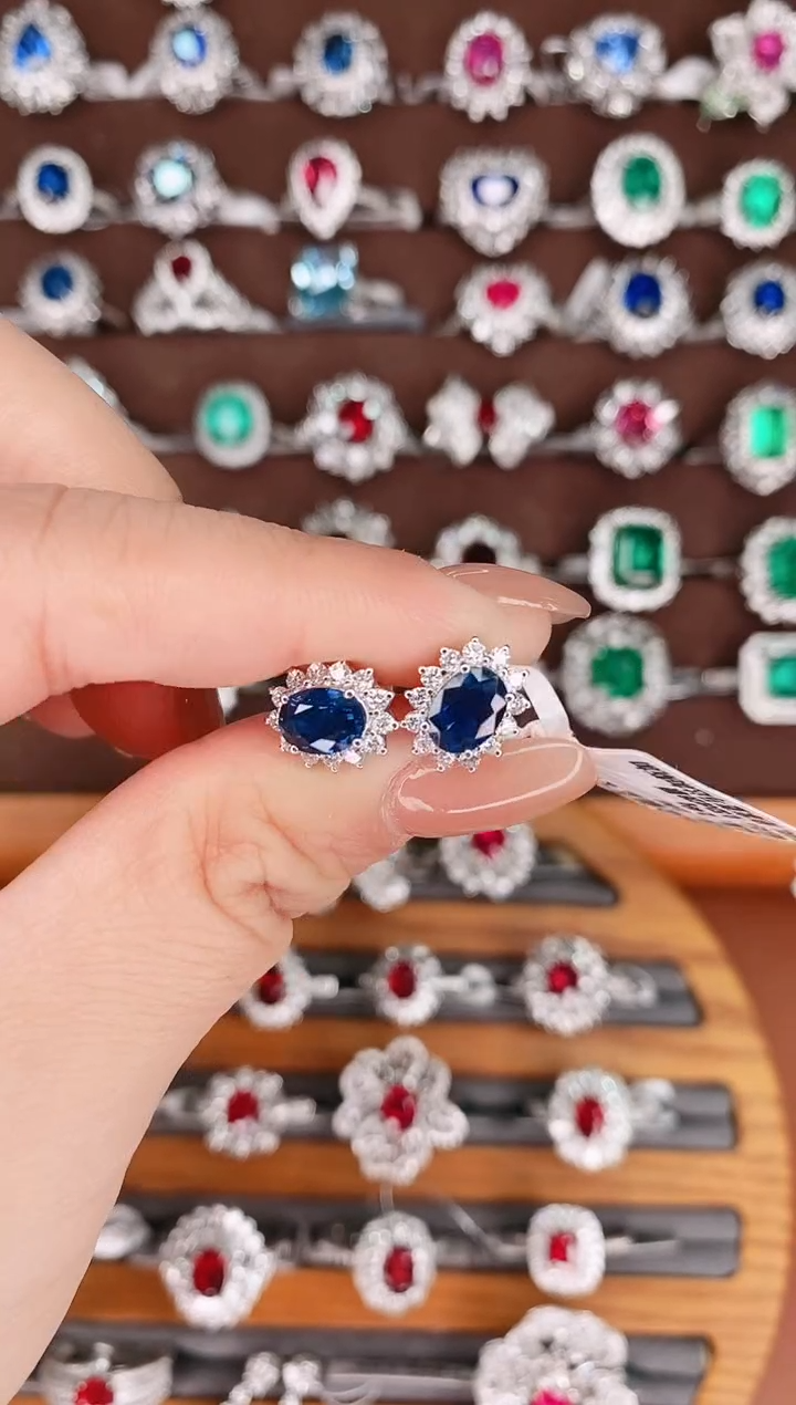 【闪购商品】蓝宝石18K金耳饰18K金镶嵌2克拉