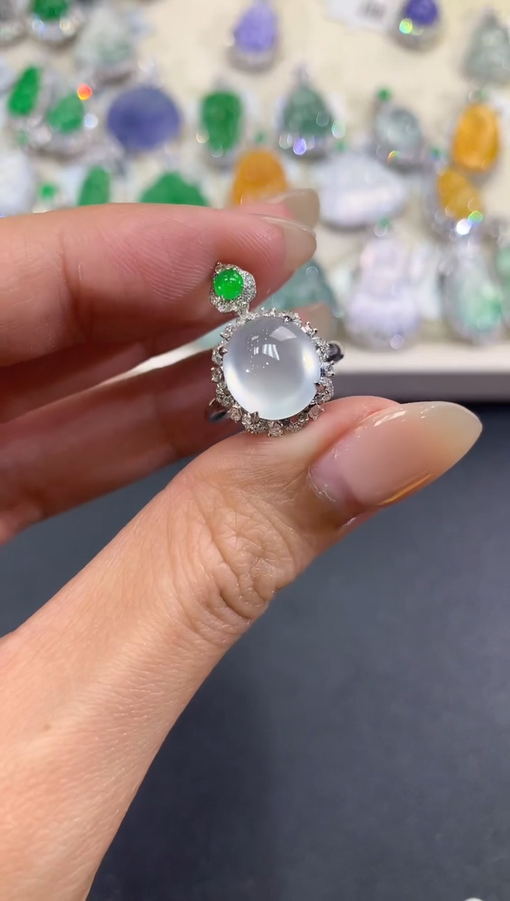 【闪购商品】翡翠戒指18K金镶嵌q129        