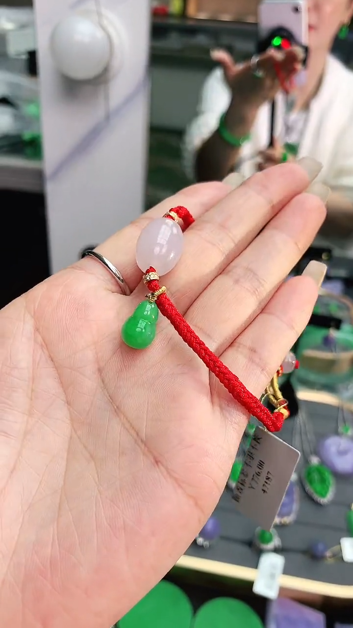 未镶嵌手串翡翠乐****婷赠礼盒证书