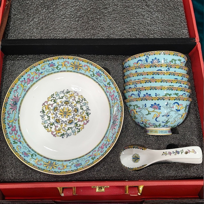 ZY-DP-A175-18头湖蓝缠枝莲不描金18件套餐具礼盒装