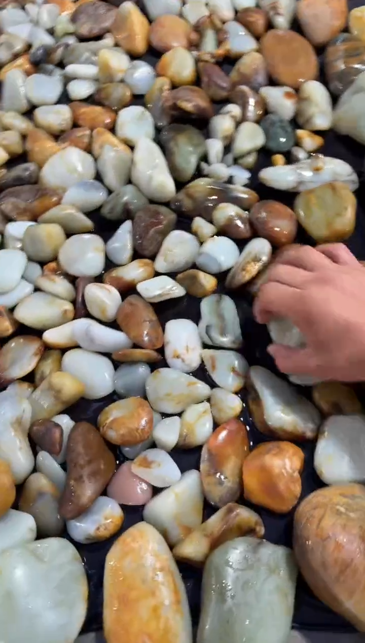 未镶嵌和田玉（糖玉）挂件和田玉