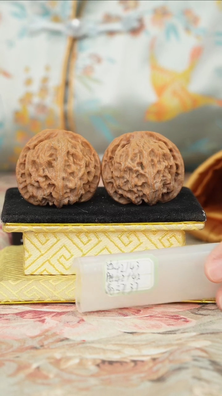 【闪购商品】文玩核桃把件苹果园