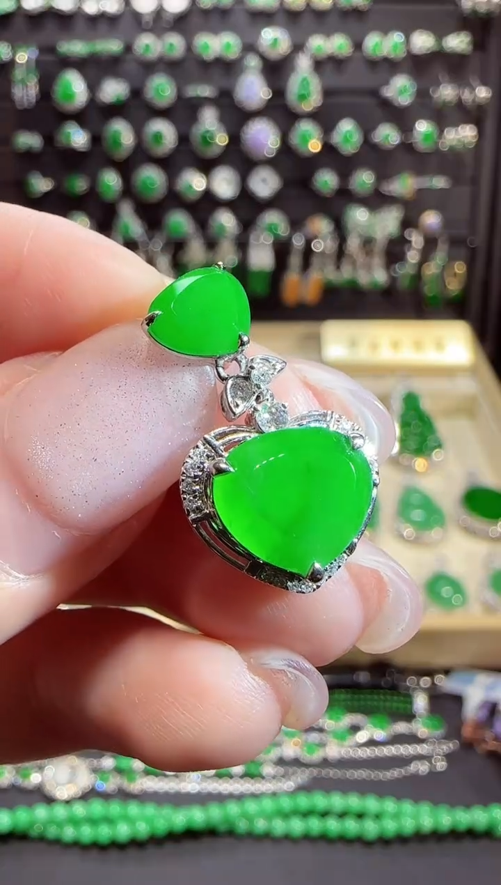 翡翠18K金镶嵌吊坠(不含链)个1