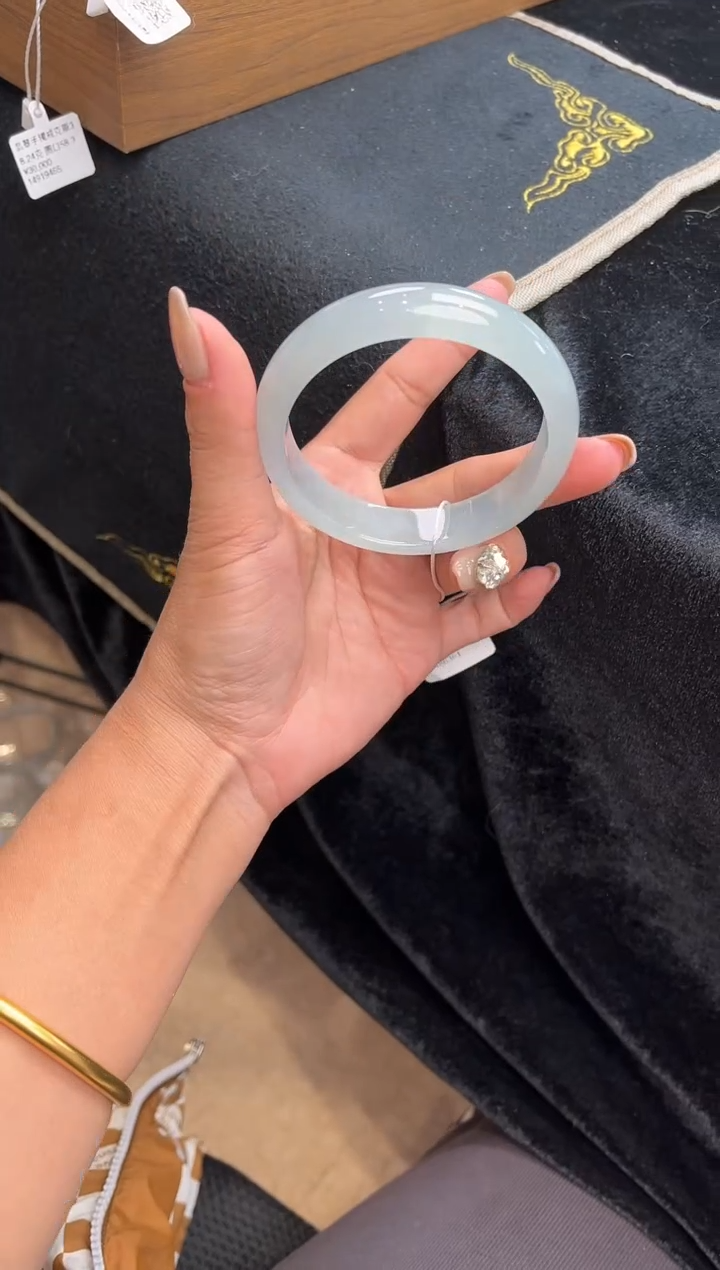 未镶嵌手镯翡翠手镯