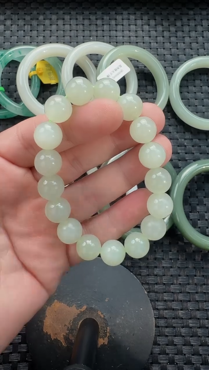 颈饰未镶嵌和田玉12晴水手串