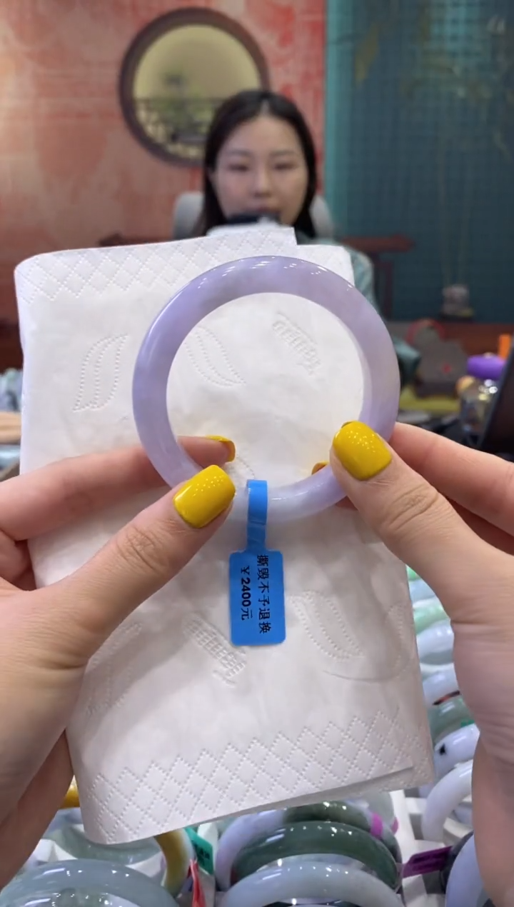 翡翠手镯未镶嵌多人19694