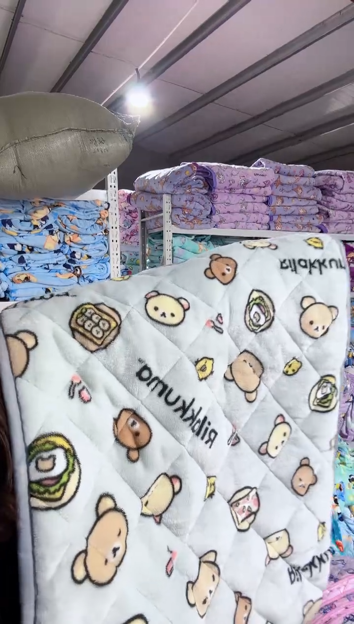 满35包邮     瑕疵  60*110左右绒垫子  