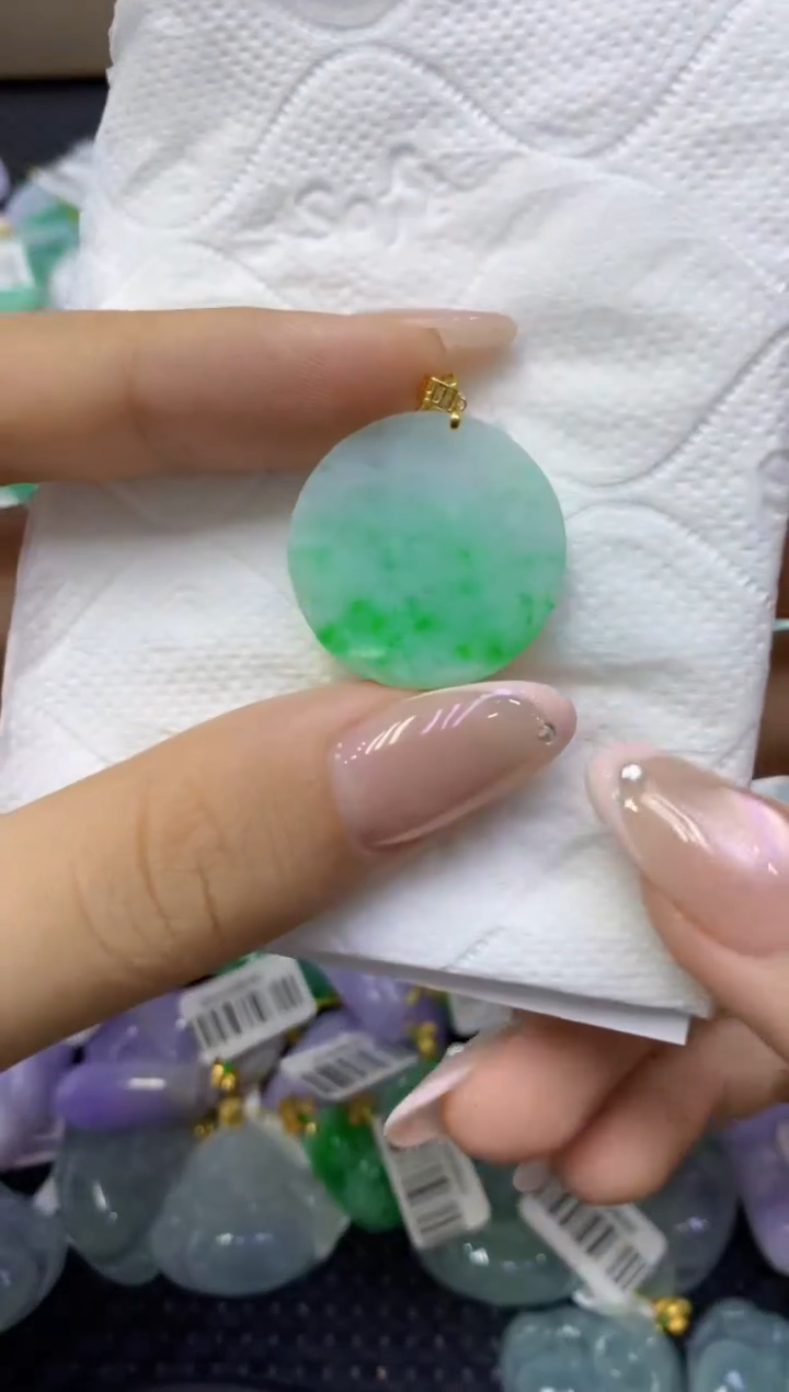 颈饰18K金镶嵌翡翠天然缅甸翡翠A货