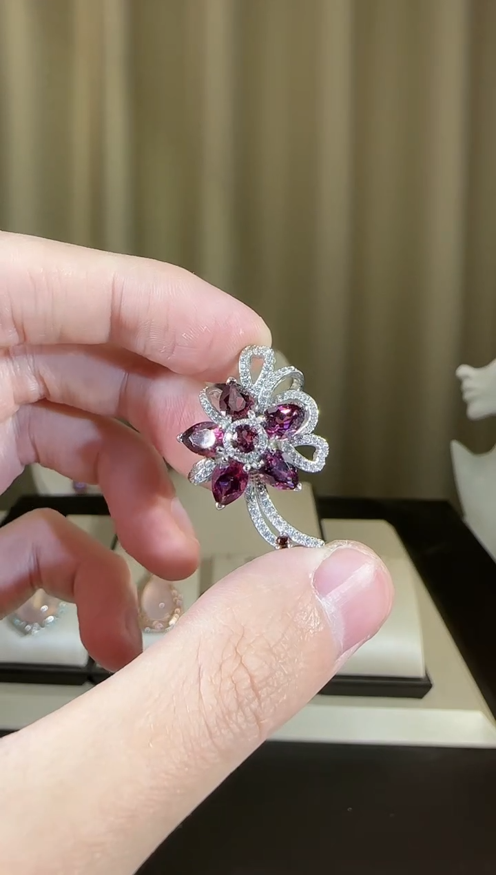 【闪购商品】石榴石颈饰银S925镶嵌胸针吊坠两用