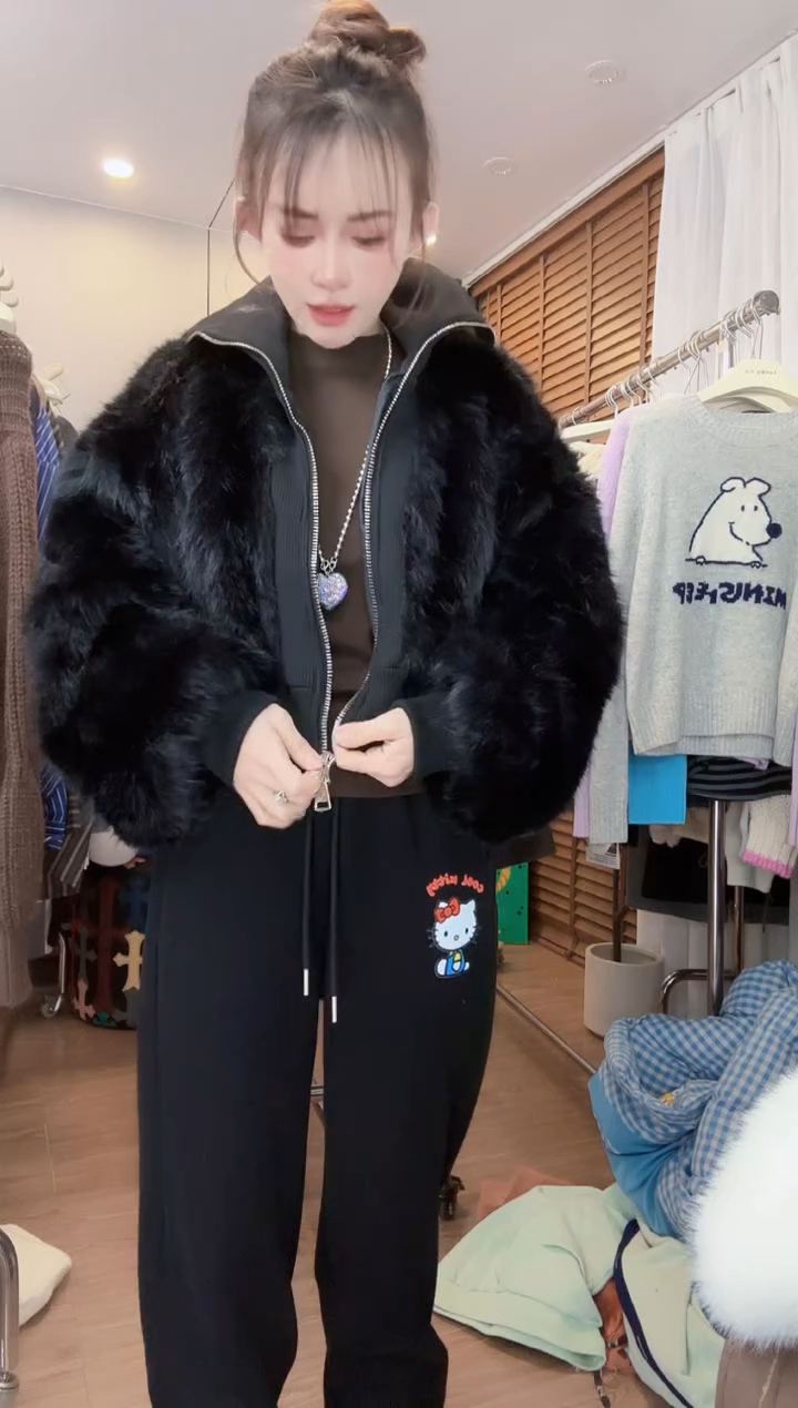 毛毛短款外套黑色