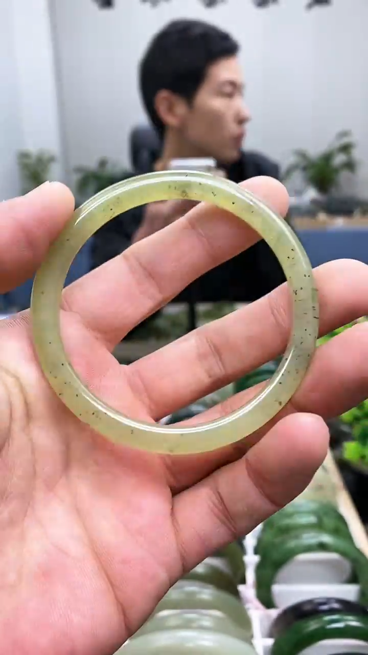 【闪购商品】和田玉手镯未镶嵌58.2