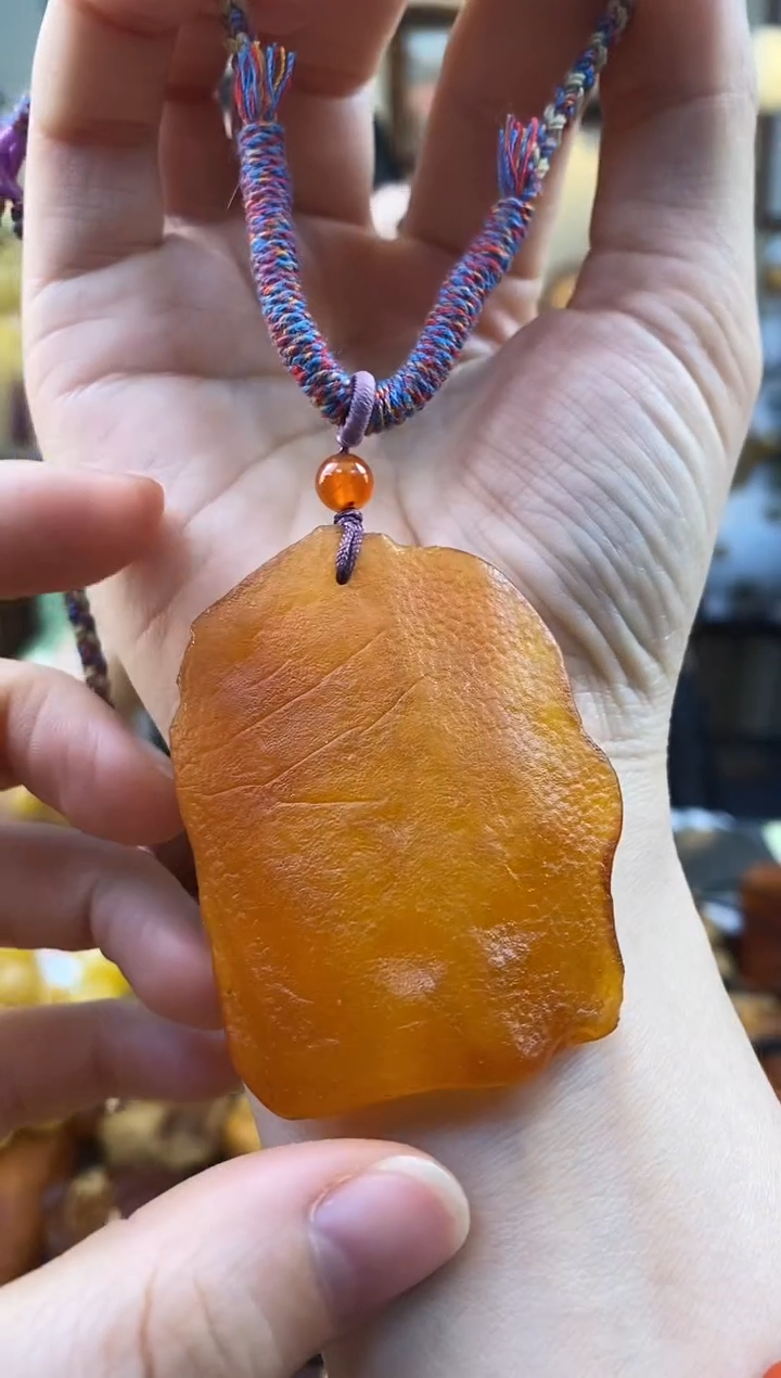 未镶嵌琥珀颈饰吊坠