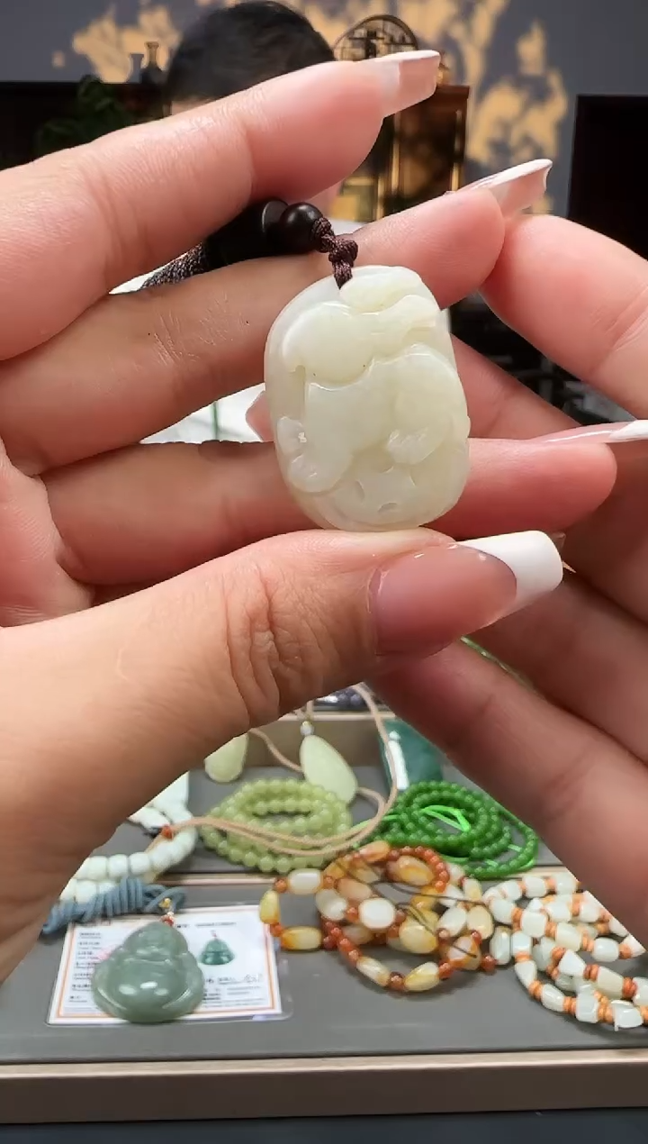 和田玉未镶嵌颈饰1