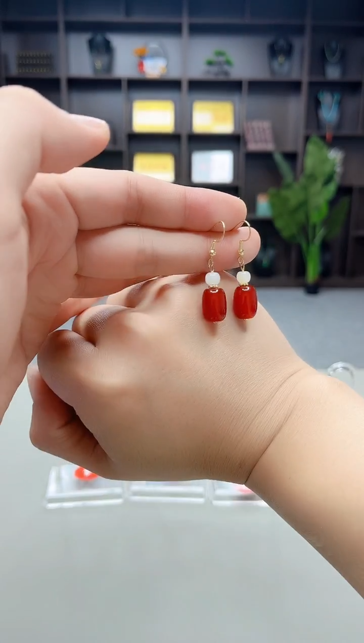 未镶嵌耳钉玛瑙/玉髓335000