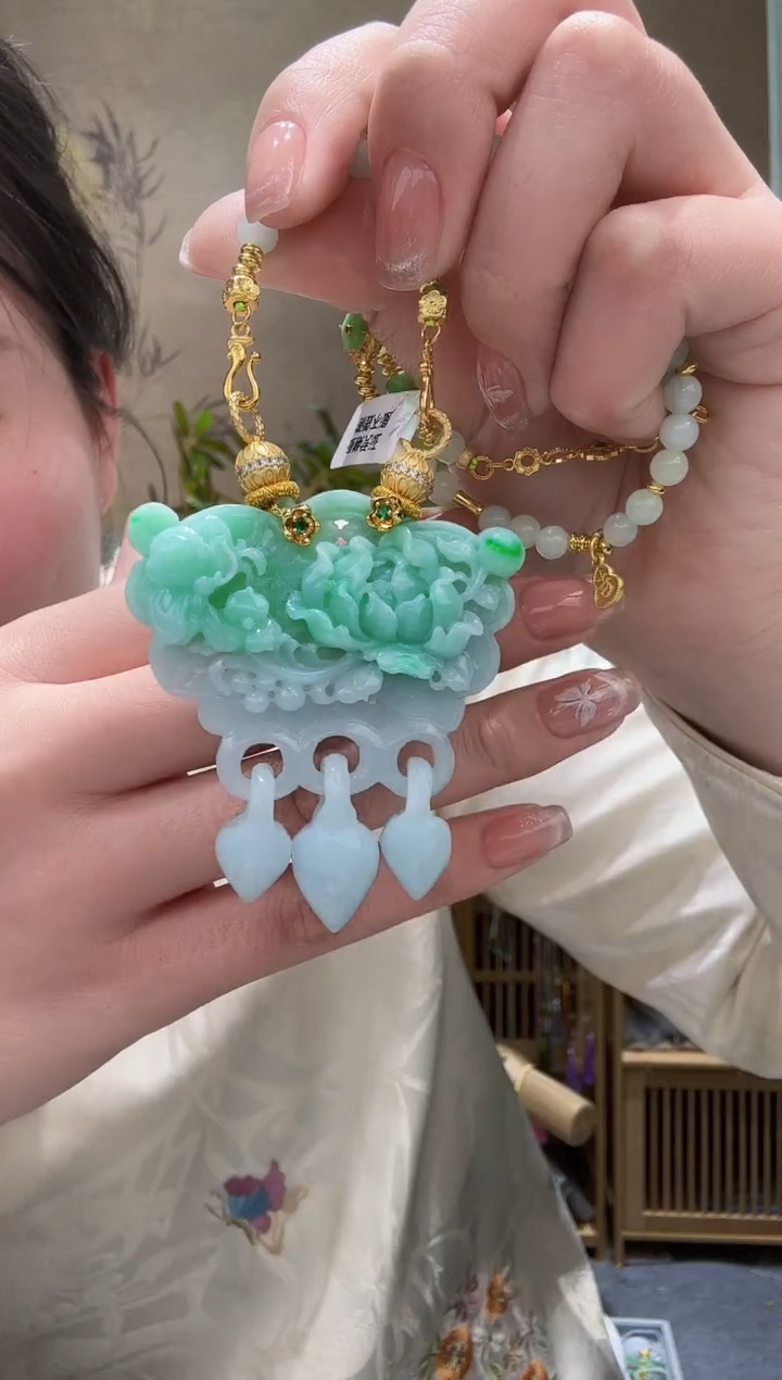 【闪购商品】翡翠颈饰未镶嵌吊坠