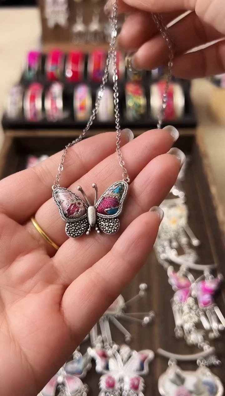 【闪购商品】织绣民族风老绣饰品305