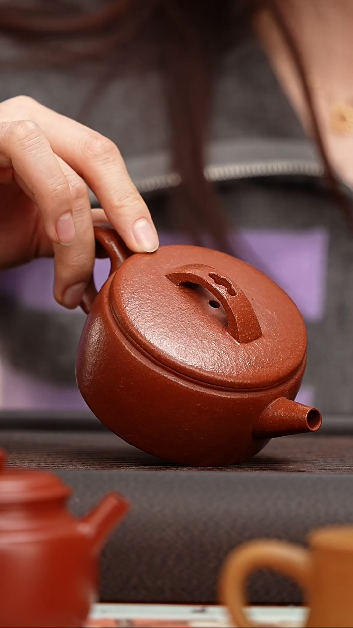 【闪购商品】紫砂茶壶范菊英红降坡光素汉瓦160cc