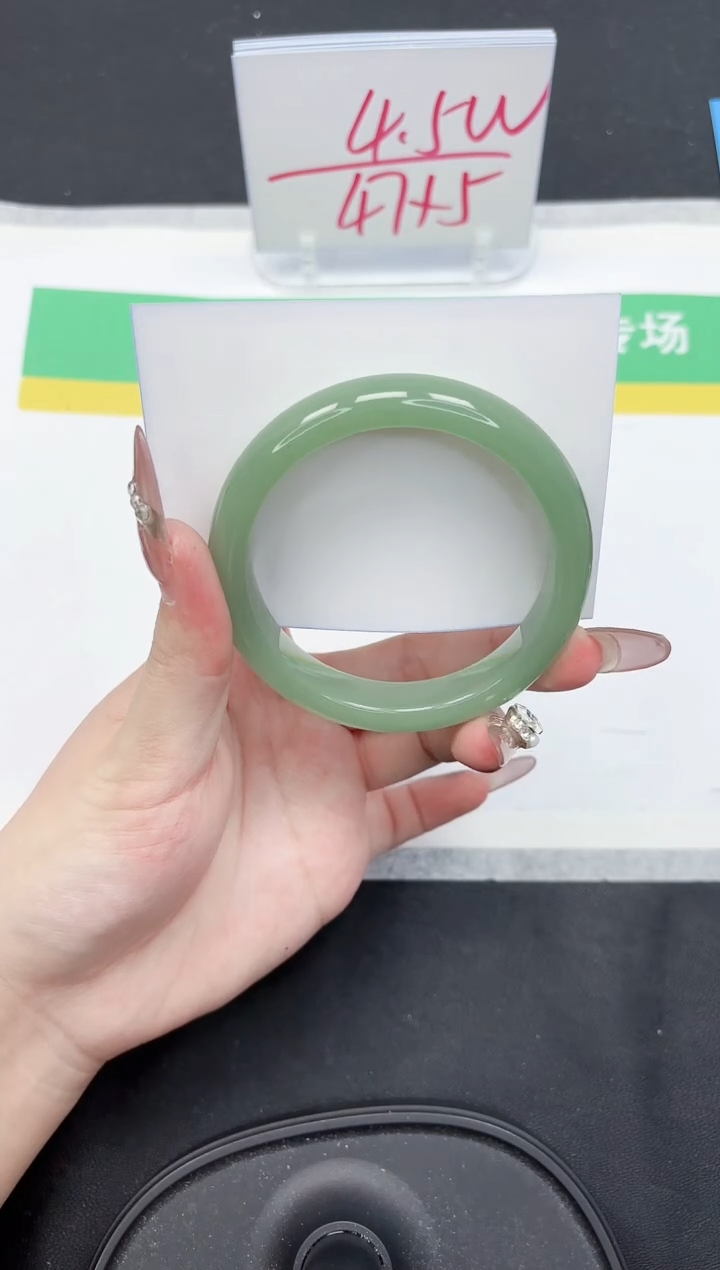 【闪购商品】石英质玉手镯未镶嵌350-58.1
