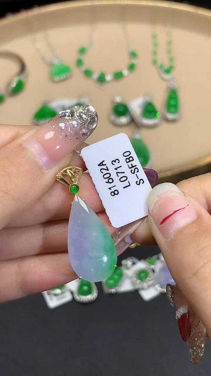 【闪购商品】翡翠吊坠(不含链)18K金镶嵌L0713多样性发其一
