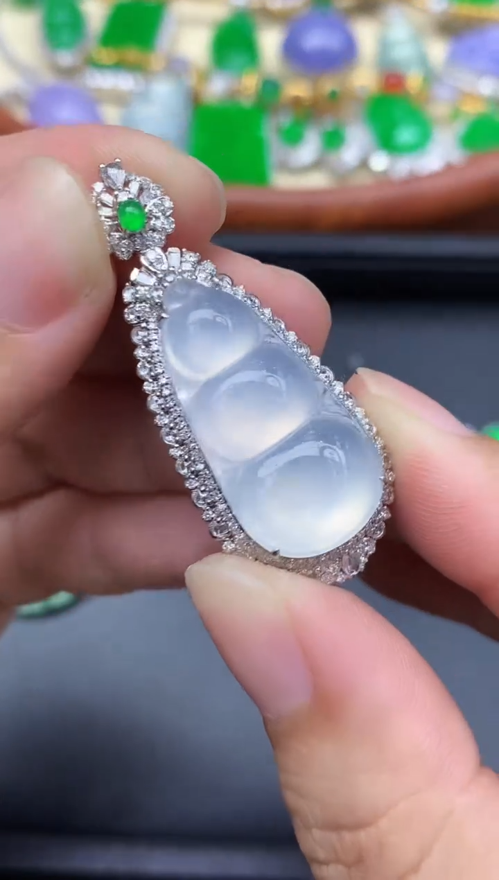 颈饰18K金镶嵌翡翠582-中国好珍宝