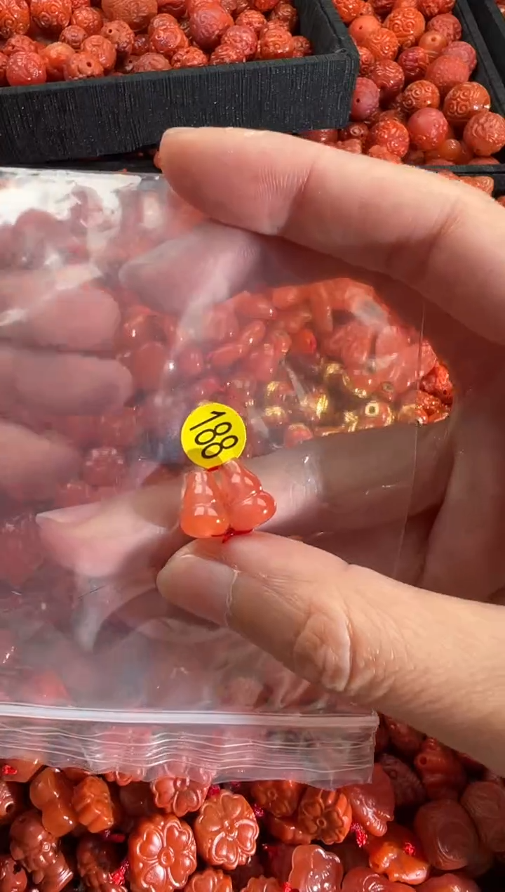 【闪购商品】南红玛瑙颈饰未镶嵌1