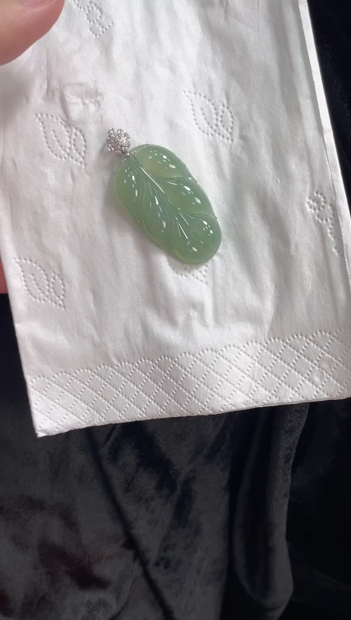 颈饰18K金镶嵌翡翠方****?翡翠叶子CHHGJ823