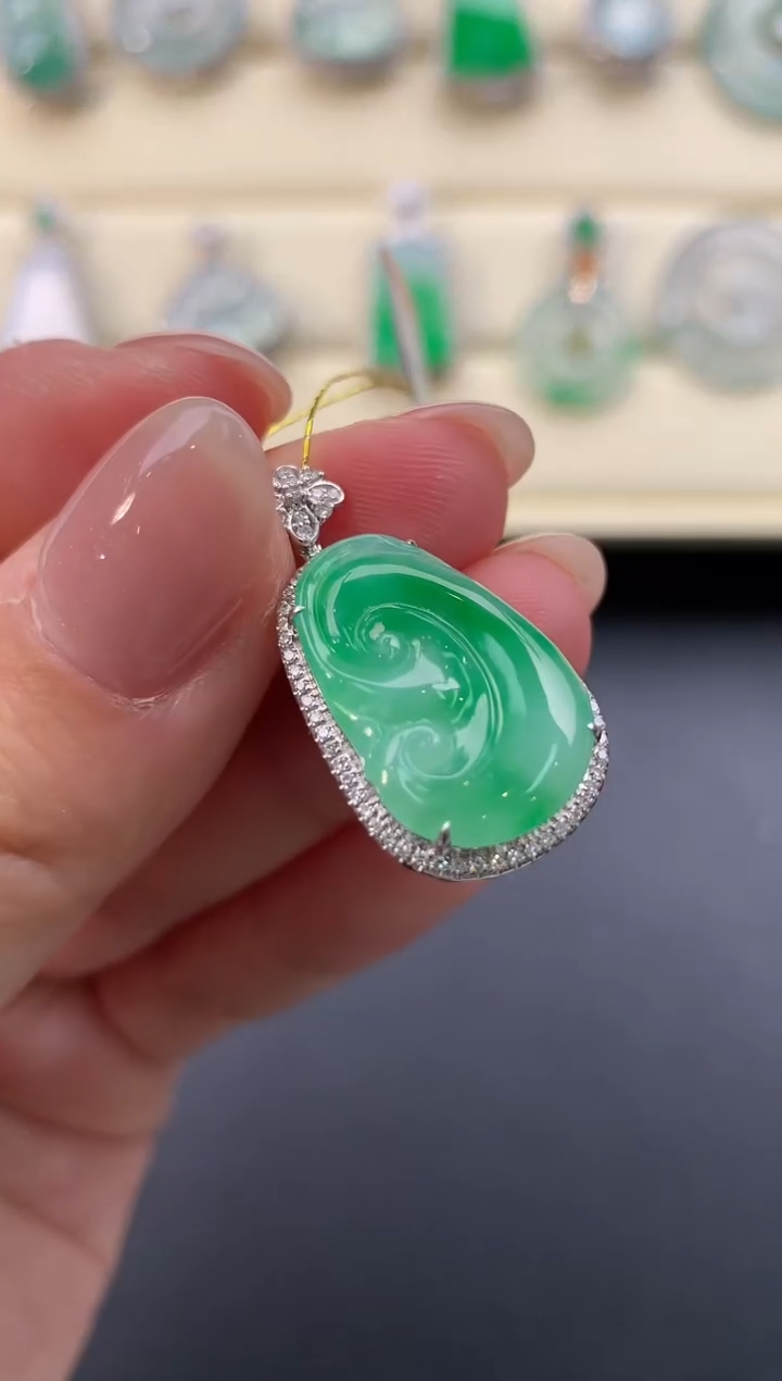 【闪购商品】翡翠颈饰18K金镶嵌D790     