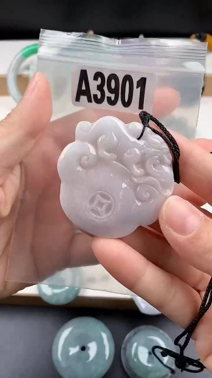 颈饰未镶嵌翡翠天然翡翠吊坠挂件