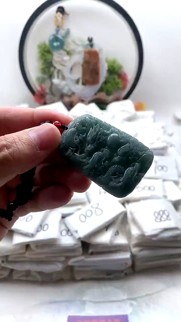 颈饰未镶嵌翡翠九龙1