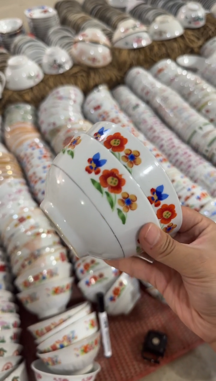 摆件碗11.3厘米两个一组瑕疵偏大有瑕请慎拍