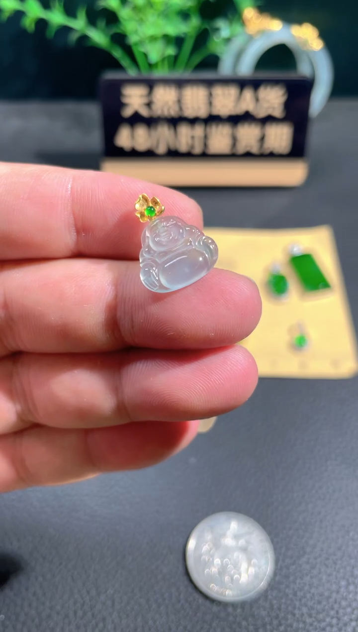 翡翠18K金镶嵌颈饰翡翠